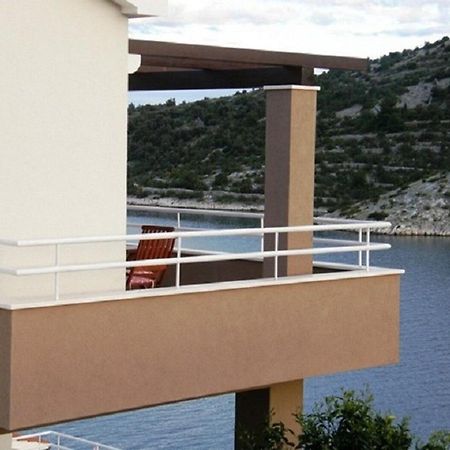 Apartments Ljubi Vinišće Exterior foto